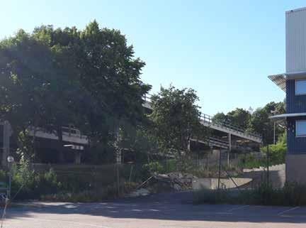STATIONEN Vid stationsbyggnaden berörs fyra unga träd vid cirkulationen i södra delen av Gropegårdsgatan.