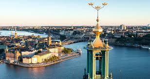 Dag 4 Det kungliga Stockholm Sveriges huvudstad Stockholm ligger vid Östersjöns västkust i mitten av Sverige. Staden hör till det historiska huvudområdet Svealand.