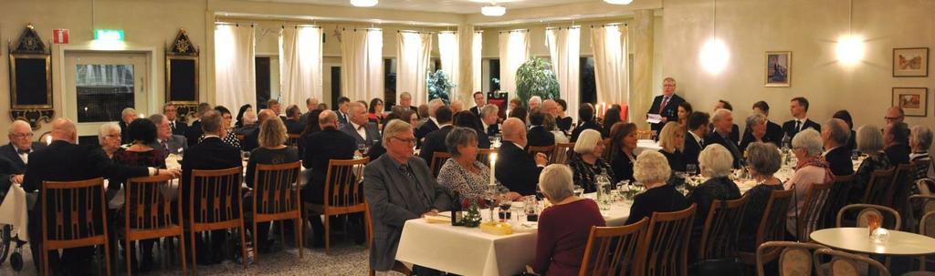 Valentinfest i Västerås Lördagen den 18 februari var det premiär för valentinfirandet på Termometergatan, en festlighet där damer, vänner och bekanta inbjöds, och som