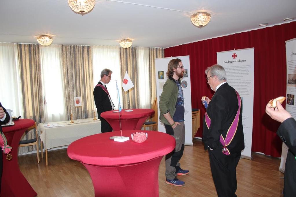 Kulturnatta i Sala Lördagen den 6 maj var det Kulturnatta i Sala. Som vanligt hade Sala Frimurarebröder öppet hus och lät allmänheten få glänta på förlåten och skåda lite av det förborgade.