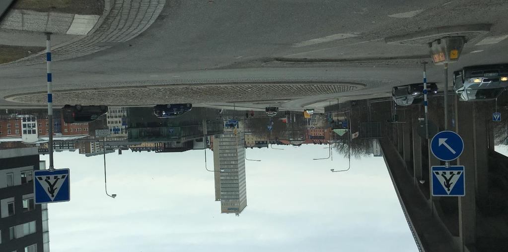 Skansbron vid behov broöppning som snabbt stoppar upp trafiken i rondellen och bidrar till en försämrad trafiksituation.