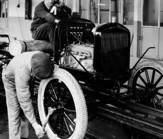 Innovationer ur ett historiskt perspektiv CONTAINERN har förändrat hur all handel bedrivs och hur vår värld utvecklats.