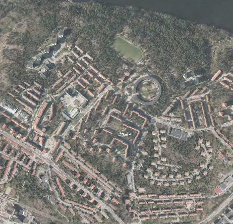 Läskigt och mörkt omkring hpl Valla