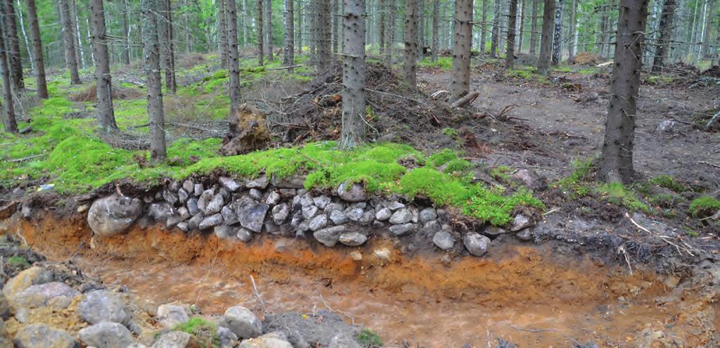 Röjningsrösen och en skärvstenshög Arkeologisk förundersökning av RAÄ 178 och 180, inför vindkraftsetablering inom fastighet