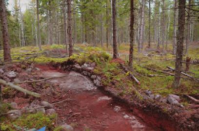 Samtliga agrara objekt snittades med hjälp av grävmaskin på så vis att objektet och intilliggande åkeryta kunde dokumenteras.