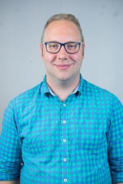 KONTOR Genom döden till livet. Är det inte så vi bäst kan sammanfatta den kristna tron som vi bär: genom döden till livet. Det är en märklig väg.