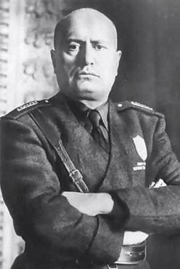 Benito Mussolini. Källa: Wikimedia [1]. För marxisten Mussolini kom denna insikt som en chock.