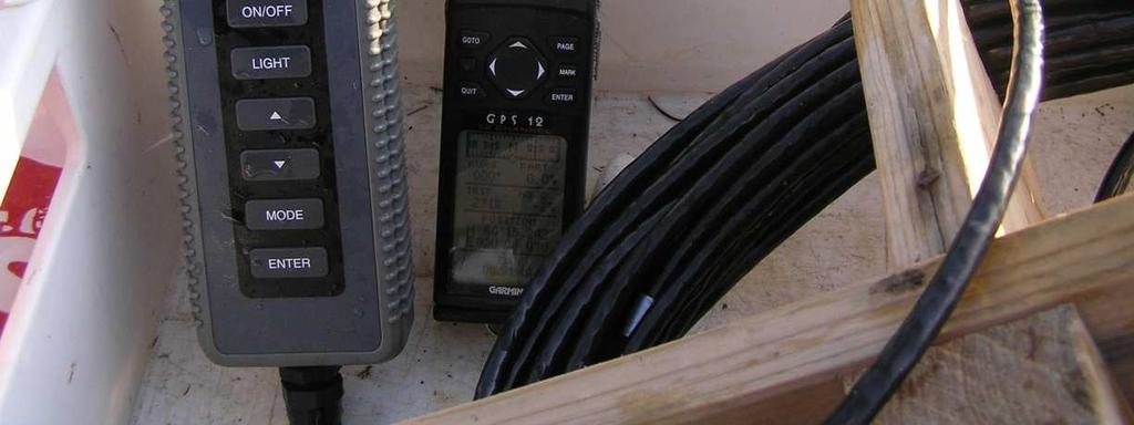 Mellan mätningarna kan elektroden under korta tider förvaras i hålet på sidan av YSI-mätaren.