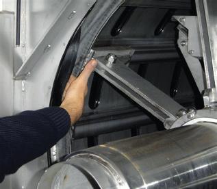 7.9 Drivenheten OBS! Före service, läs avsnitt 2.7. För information om drivenheten, se Bilaga D. 7.10 Inloppstätningen OBS! Före service, läs avsnitt 2.7. 7.10.1 Kontroll av inloppstätningen 1.