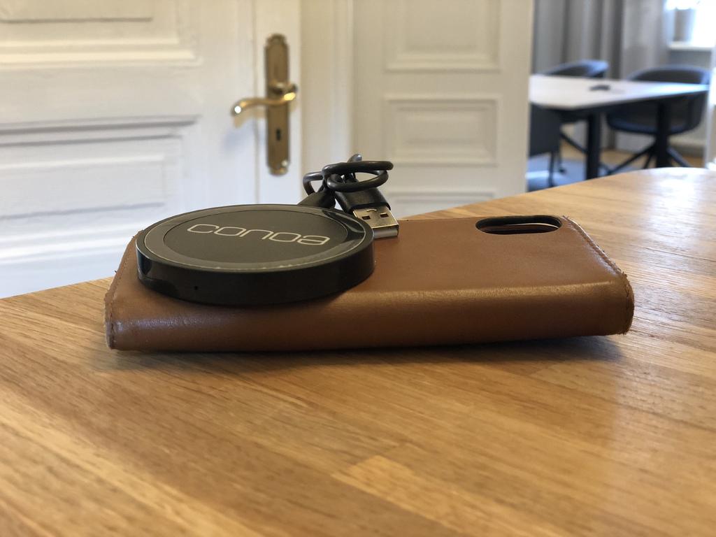 Följ oss på