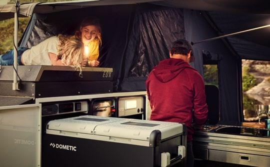Om du som de flesta campingentusiaster vill placera din kylbox under en markis, rekommenderas det att du väljer en enhet med absorptionskylning.