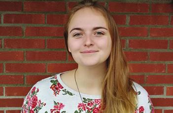 Julia studerar och sjunger gospel Hannah ny ungdomsledare Hannah Aspenes arbetar under det här året som ungdomsledare i vår kyrka.