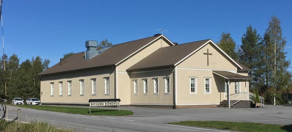 1-13 Bosund bönehus är en centralt belägen byggnad i byn som är byggd 1953. Byggnaden har ändrats och utvidgats under flera etapper under årens lopp till sin nuvarande form.