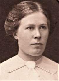 Ester Eriksson, född 1894 och uppuxen i Svenstorp, Hasselfors, arbetade en sommar som gyttjebaderska vid Porla brunn. Sommaren vid brunnsorten inspirerade Ester att skriva en dikt om livet i Porla.
