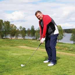 turista på hemmaplan TEXT: ANNA-MARIA JÄGER FOTO: STEFAN VÄNERSAND SKIVOR TILL KAFFET SEGMON BILLERUDS GOLFKLUBB VALNÄS I SÅGTORPS GAMLA SKOLA öppnade Lars Andersson, Ingrid Pettersson samt Helena