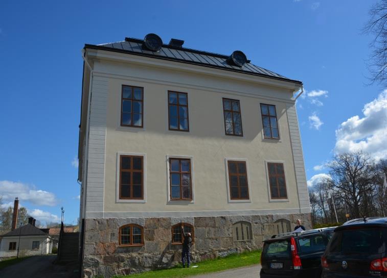 Historik Skinnskattebergs bruk anlades vid mitten av 1700-talet. Bruket förvärvades 1771 av Wilhelm Hising som lät uppföra herrgården.