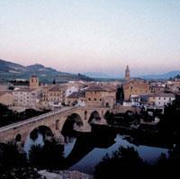 Camino Francés, Saint Jean Pied de Port Logroño, 8 nätter 3(7) slår dig ner på någon av stadens restauranger. Sammanlagd höjdmeter, stigning: 410 m, sänkning: 589 m.