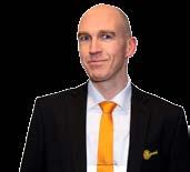 Jepson F* /- /0,a C c, 00' vart, vita staplar; vit Ulf Ohlsson B /0- /0,0a C C, 0' Ulf Ohlsson (Lars Wikström) Per Linderoth B /- 0/0,ag C c, 0' AUGUTU F. 0: 0, *,, Total: --.0. å läser du programmet 00 m 000 m 00 m 000 m Loppnummer och färg på hästens nummerbricka.