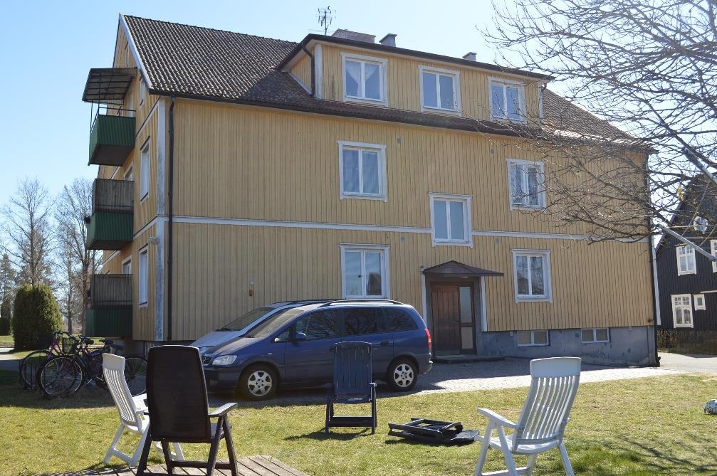 Vägbeskrivning Visning För visning kontakta fastighetsmäklaren Kontakt Bernt Fransson, fastighetsmäklare Telefon 070-396 97 20 Fastigheten är belägen i Rydaholm ca 30 km sydost Värnamo med