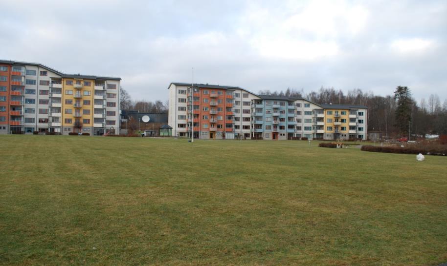 stråk och bostadsföreningens mark längs kanalen ska bekostas av kommunen. Övrigt Allmänna parkeringsplatser vid Viksängsvägen är ingen fråga för denna detaljplan.
