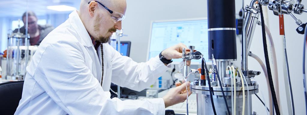 Innehållsförteckning 1 Sammanfattning 4 2 Riskfaktorer 19 3 Inbjudan till teckning av aktier i Xbrane Biopharma AB (publ) 27 4 Bakgrund och motiv 28 5 Villkor och anvisningar 28 6 Marknadsöversikt 32