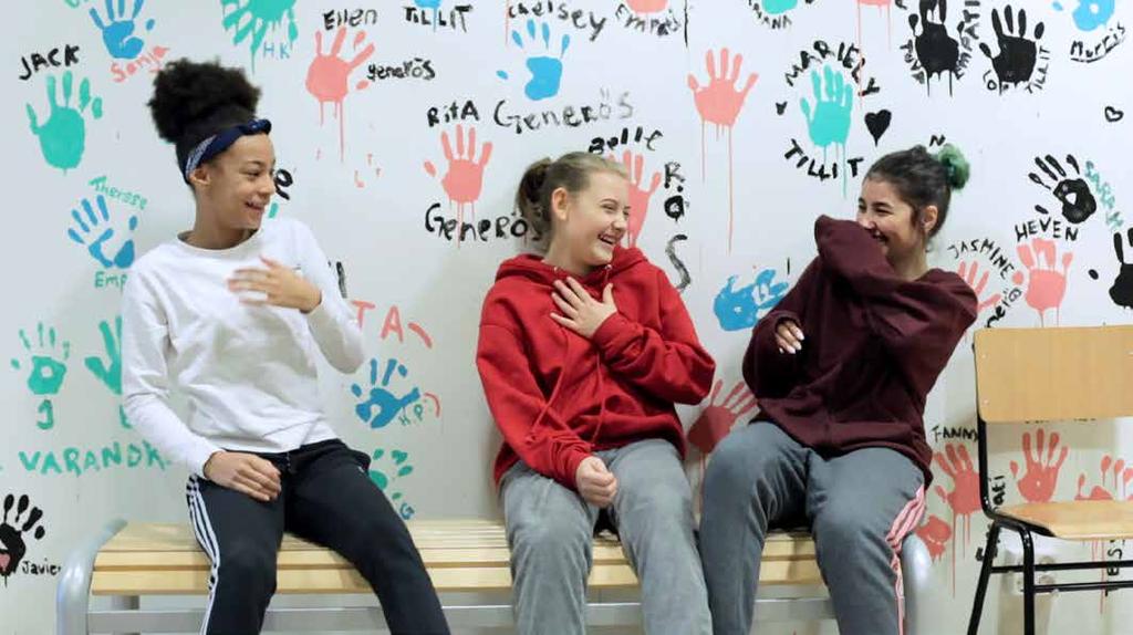 FOTO: Johanna Arntröm/UR UR: Youtube-kanal Orka plugga har en tät dialog med unga och beöker regelbundet kolor i hela Sverige för att kapa pedigogika program om hjälper unga att nå kunkapmålen.