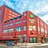 Fyra måsten när du besöker Sundsvall. I Sundsvall ligger en del hus alldeles vid vattenbrynet. Foto: Shutterstock