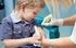STICKRÄDSLA HOS BARN VID VACCINATION. Sjuksköterskans möjlighet att hantera och motverka stickrädsla